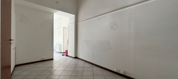 55m² Office in Rivolta d'Adda, Italy No. 176224 11