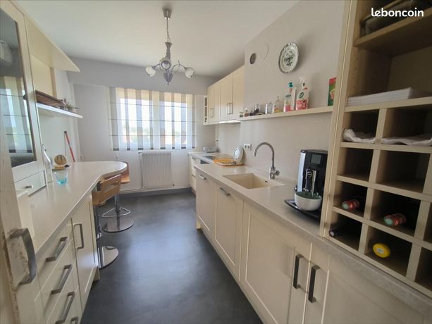 2 bedrooms Apartment in Louviers, France No. 360476