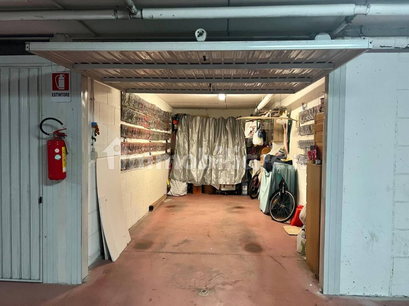 Garage in Rome, Italy 19m², Nr. 227165