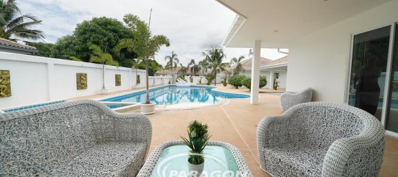  Commercial property in Pattaya, Thailand No. 8684 28