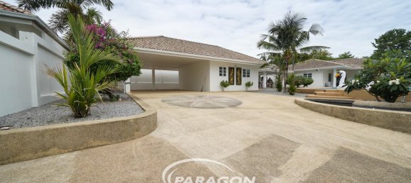  Commercial property in Pattaya, Thailand No. 8684 3