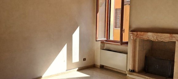 7 rooms House in Mantua, Italy No. 314772 4