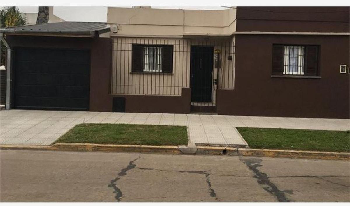 Casa de 2 dormitorios en Merlo, Argentina No. 2602