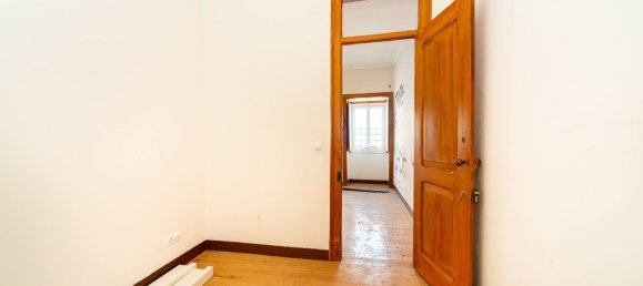 140m² Building in Lisbon, Portugal No. 130514 4