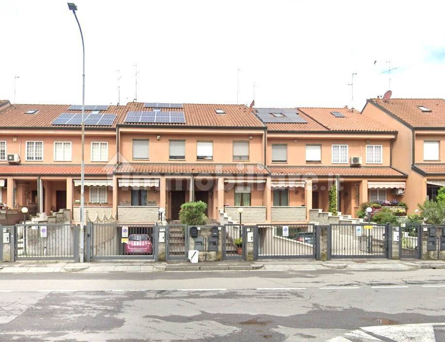 Casa de 3 dormitorios en Melzo, Italy No. 333105