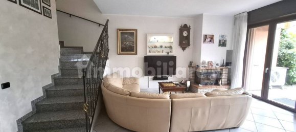 Casa de 3 dormitorios en Melzo, Italy No. 333105 2