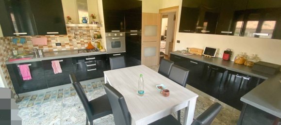2 Schlafzimmer Wohnung in Vezza d'Alba, Italy, Nr. 115944 5