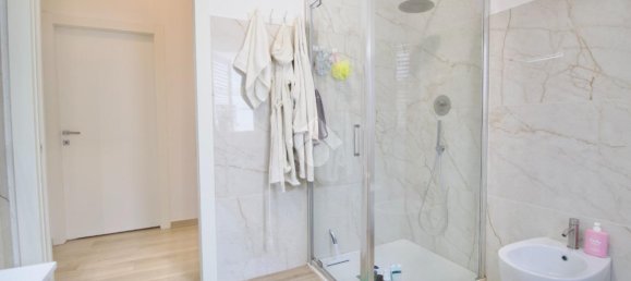 3 rooms Villa in Reggio Emilia, Italy No. 15557 37