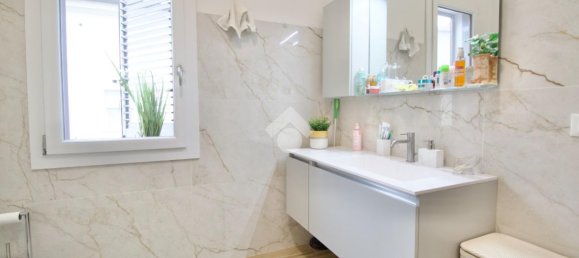 3 rooms Villa in Reggio Emilia, Italy No. 15557 36