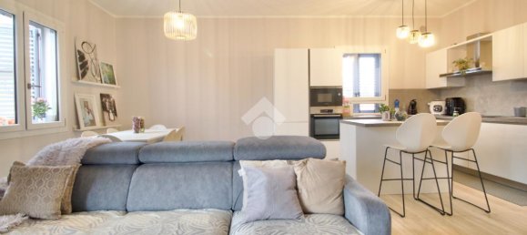 3 rooms Villa in Reggio Emilia, Italy No. 15557 15