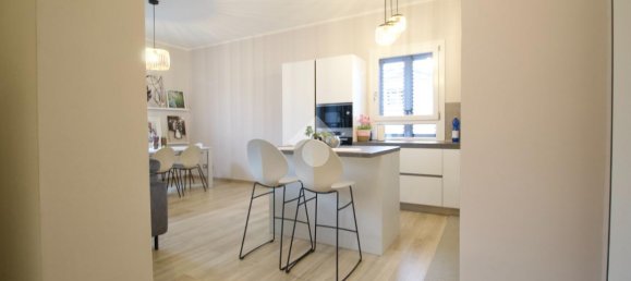 3 rooms Villa in Reggio Emilia, Italy No. 15557 10