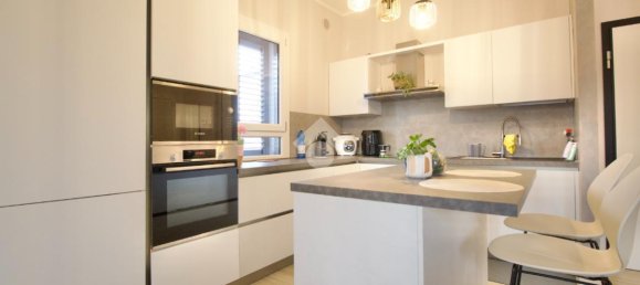 3 rooms Villa in Reggio Emilia, Italy No. 15557 12