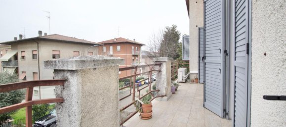 3 rooms Villa in Reggio Emilia, Italy No. 15557 2