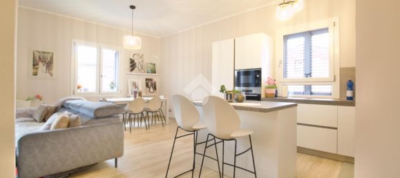 3 rooms Villa in Reggio Emilia, Italy No. 15557 3