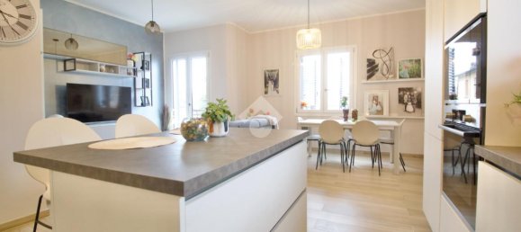 3 rooms Villa in Reggio Emilia, Italy No. 15557 14