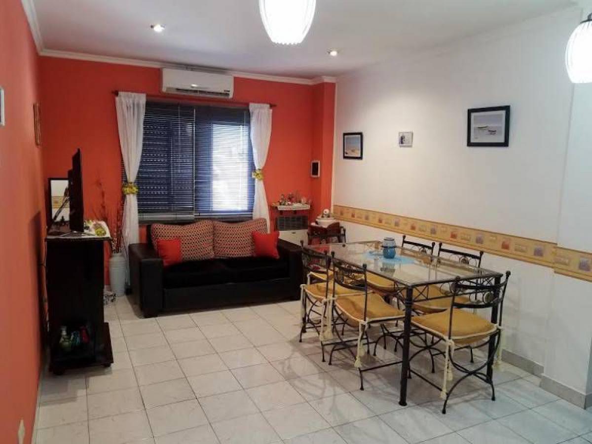 Квартира с 2 спальнями в Ланус, Аргентина № 7825