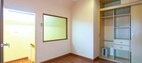 3 bedrooms Condo in Bangkok, Thailand No. 6315 10