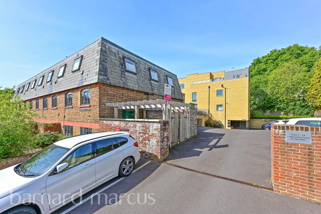 2 bedrooms Apartment in Epsom, United Kingdom No. 9713