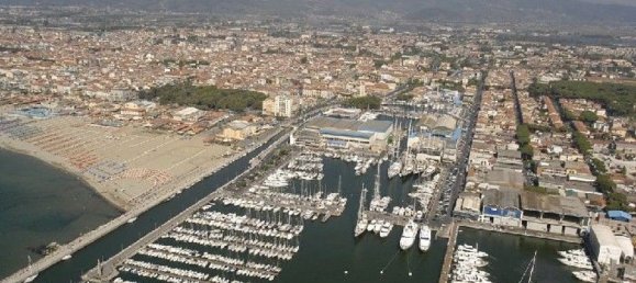 7 rooms House in Viareggio, Italy No. 16058 26