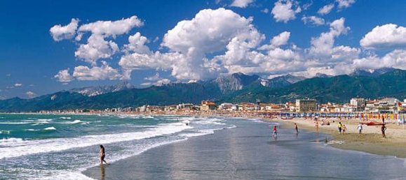 7 rooms House in Viareggio, Italy No. 16058 19