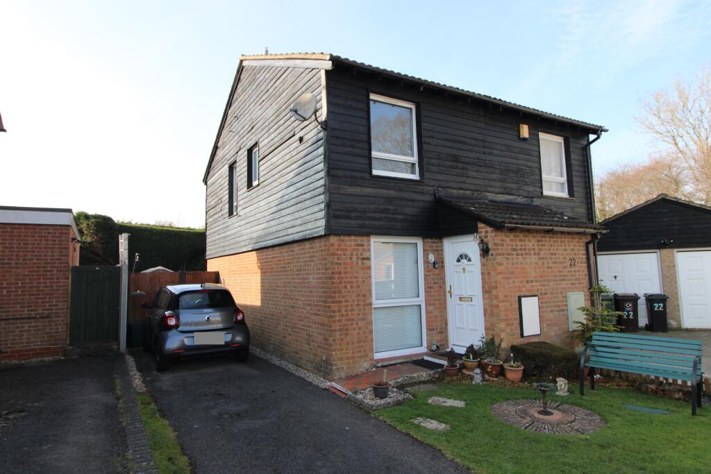 2 bedrooms House in Tadley, United Kingdom No. 10858