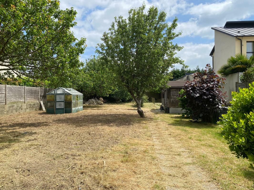  Land in Mandres-les-Roses, France No. 111721