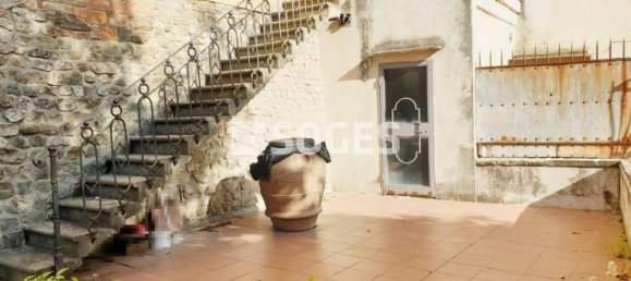2 bedrooms Apartment in Montevarchi, Italy No. 87467 10