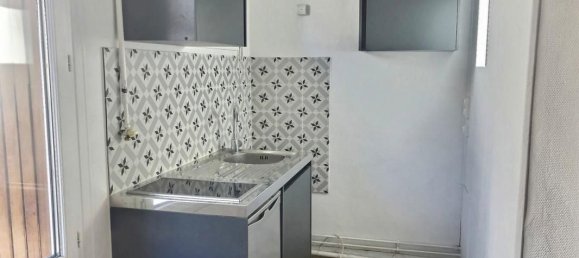 1 bedroom Apartment in Clamart, France No. 328802 2