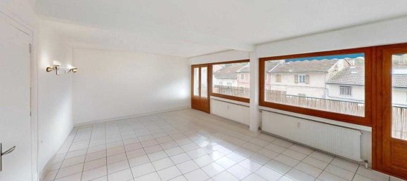 Квартира с 2 спальнями в Бургуэн-Жальё, Франция № 198888 7