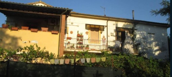 Apartamento de 3 habitaciónes en Pontedera, Italy No. 306583 2