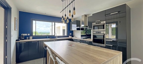 Villa de 3 dormitorios en Escalquens, France No. 279449 3