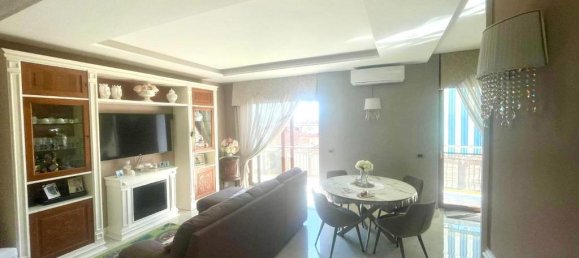 Квартира с 2 спальнями в Неаполь, Италия № 329181 3