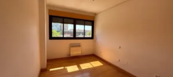 Квартира с 3 спальнями в Вальядолид, Испания № 141303 12