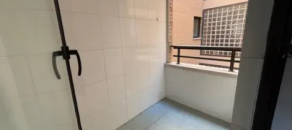 Квартира с 3 спальнями в Вальядолид, Испания № 141303 4