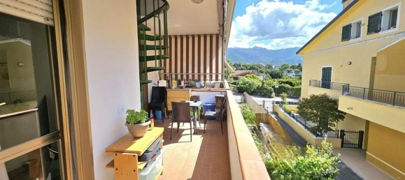 4 bedrooms Apartment in Massa, Italy No. 347887 8