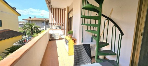 4 bedrooms Apartment in Massa, Italy No. 347887 2