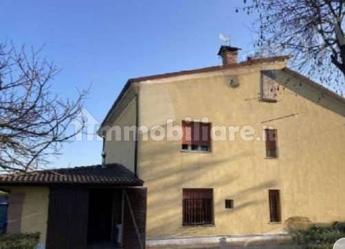 5 rooms House in Cento, Italy No. 85835