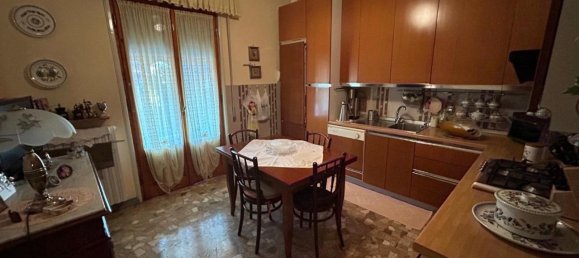 8 rooms House in Empoli, Italy No. 117458 10