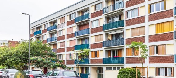 2 bedrooms Apartment in Aubergenville, France No. 182975 3