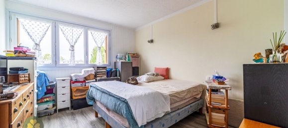 2 bedrooms Apartment in Aubergenville, France No. 182975 10