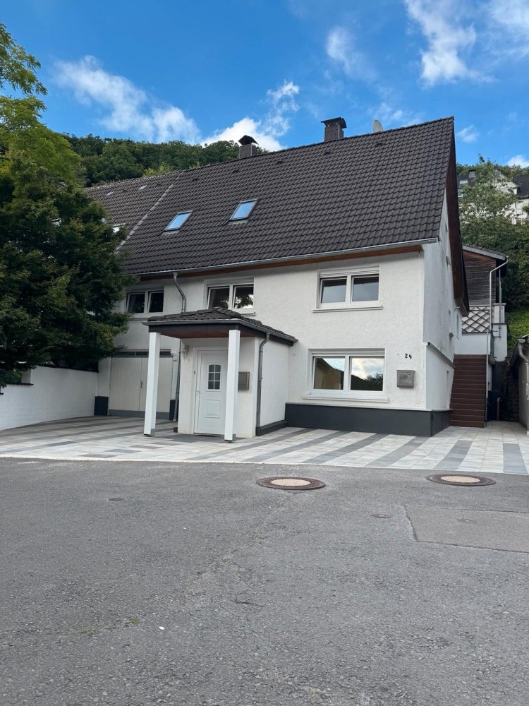 Adosado de 6 dormitorios en Oberbergischer, Germany No. 241396