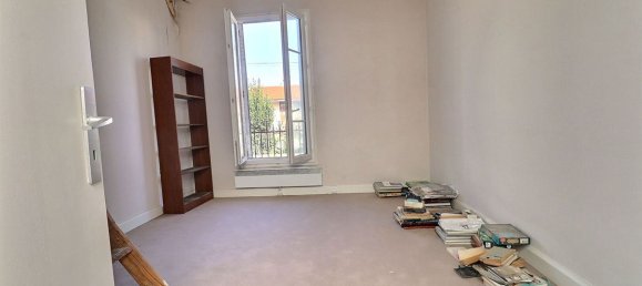 2 bedrooms House in Vitry-sur-Seine, France No. 169187 5