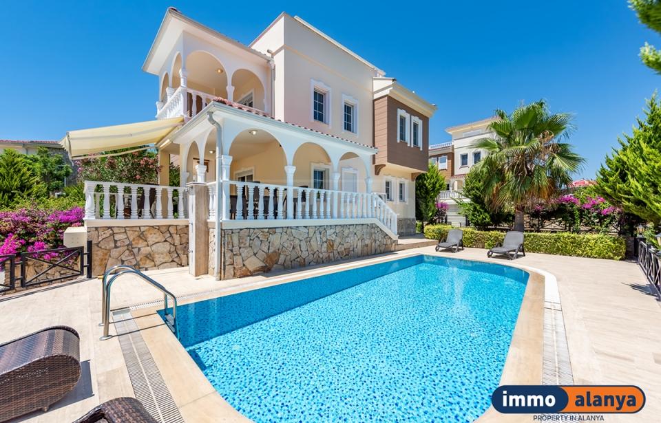 Villa 3+1 em Incekum, Turkey N.º 13937