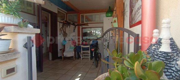 2 bedrooms Apartment in Uggiano la Chiesa, Italy No. 341184 4