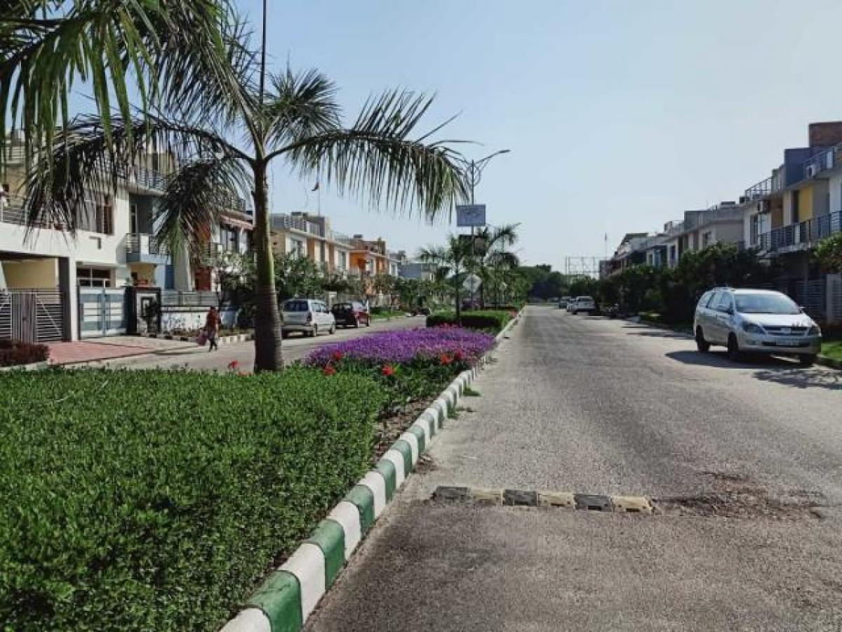  Land in Lucknow, India No. 32200