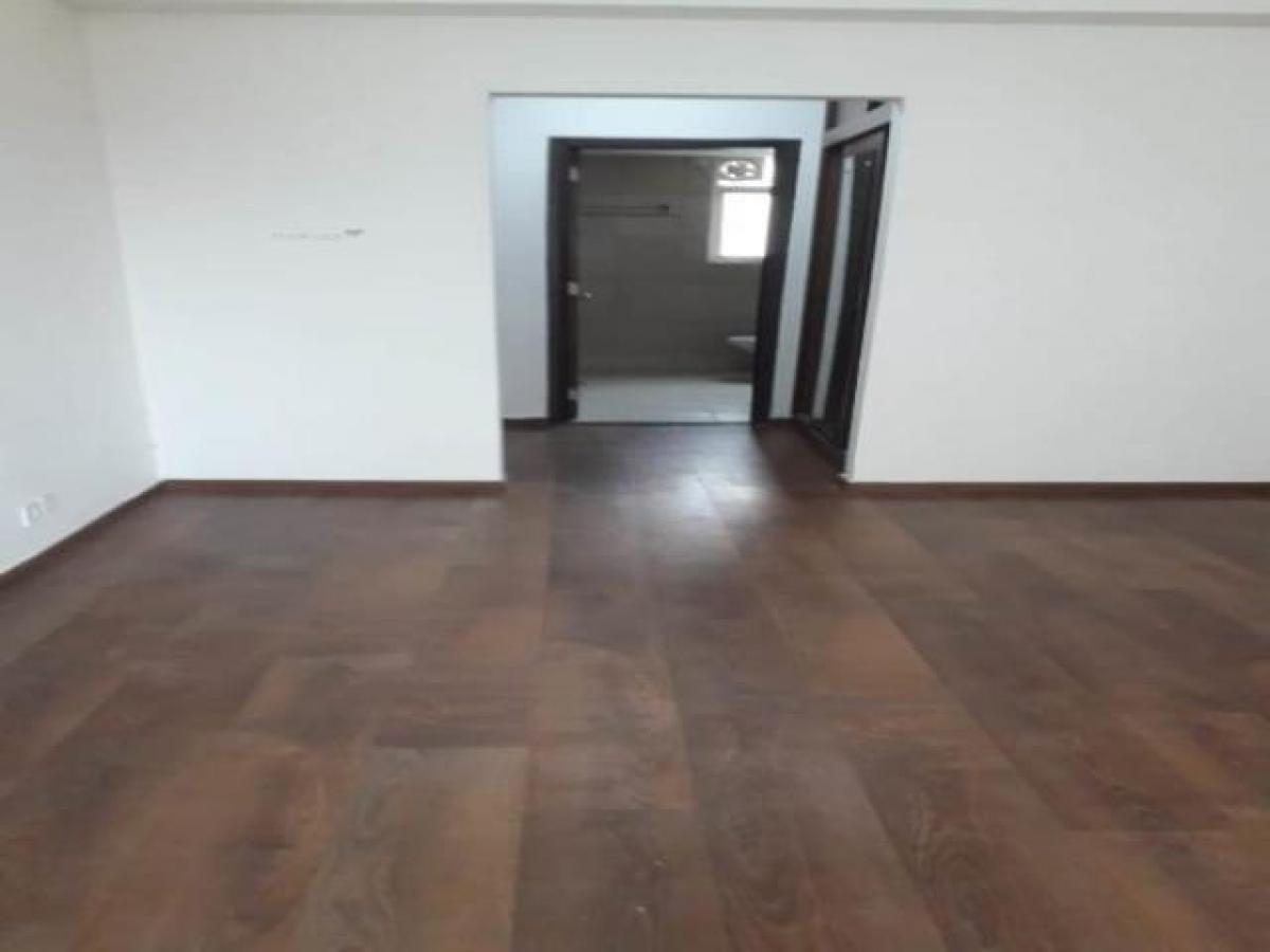 3 bedrooms House in Noida, India No. 27815