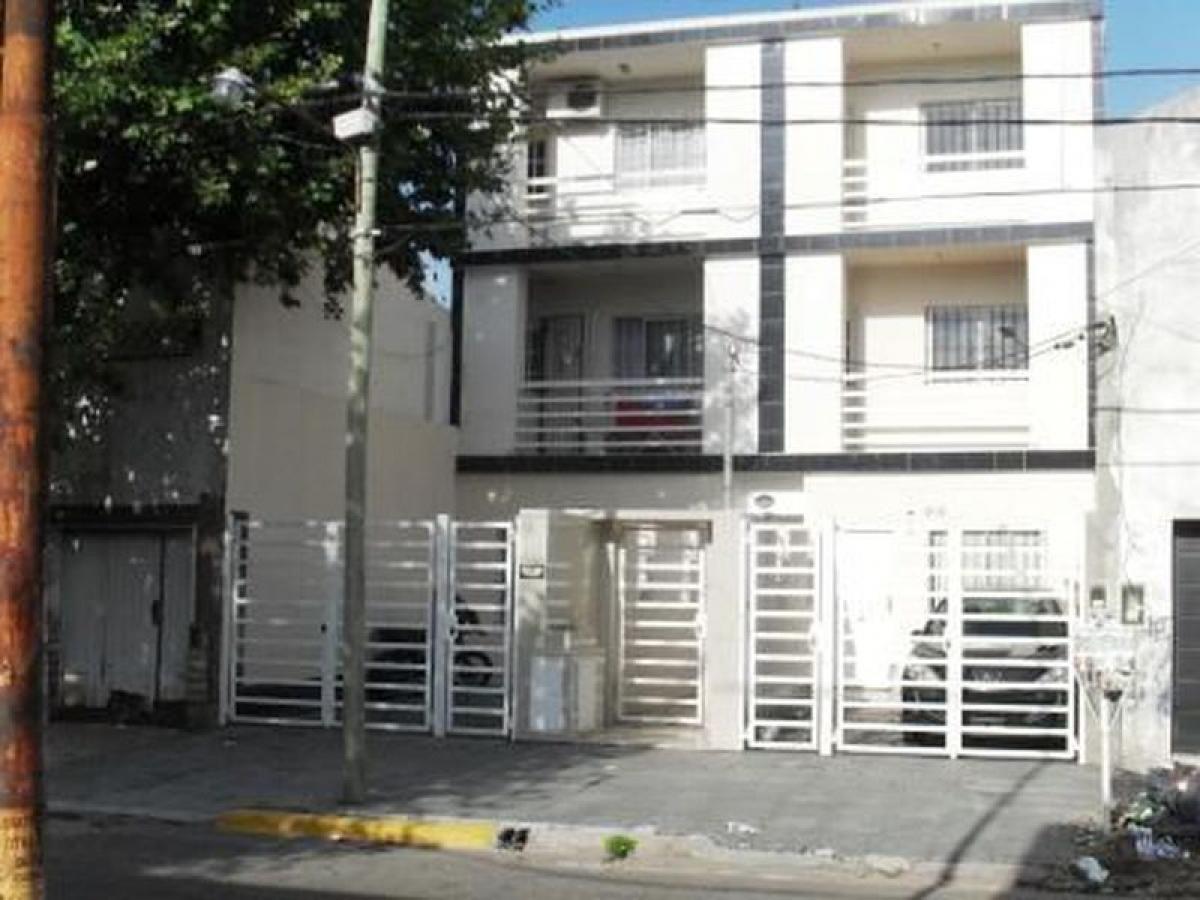 Studio in Bermudez, Argentina No. 2765