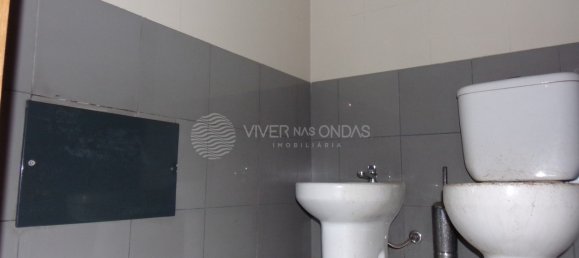 112m² Commercial property in Pacos de Ferreira, Portugal No. 71533 17