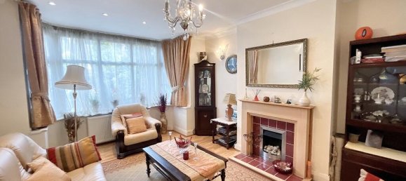 5 bedrooms Apartment in Beckenham, United Kingdom No. 964 3