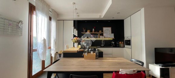 2 bedrooms Apartment in Carbonera, Italy No. 272098 2